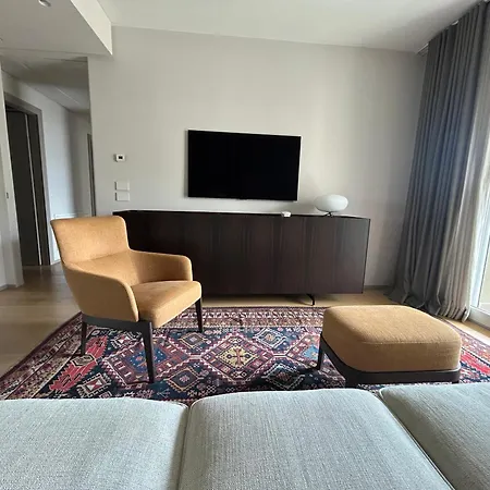 Apartment Luxury Designer With Terrace